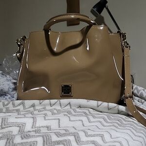 Dooney And BourkePatent Leather Tote Handbag in Camel